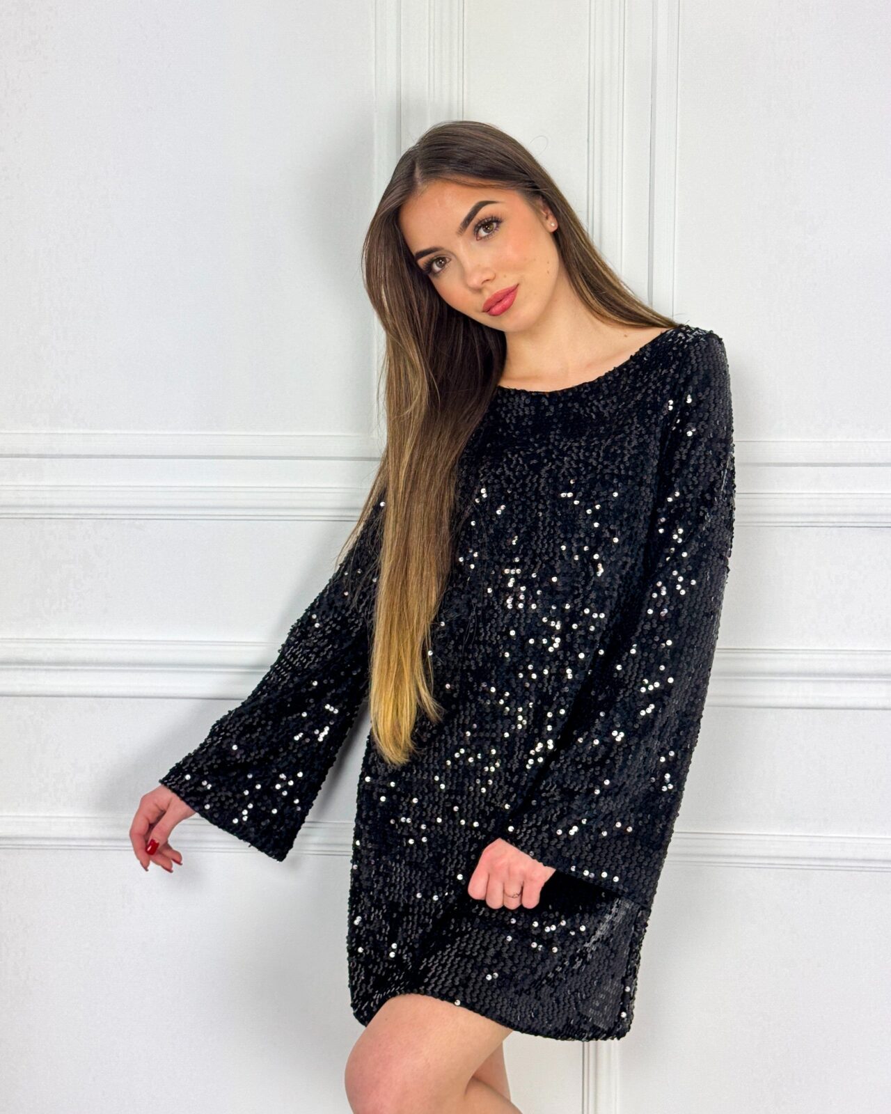 Cloud Wear AGATHA Cekinowa Sukienka Mini z Szerokimi Rękawami