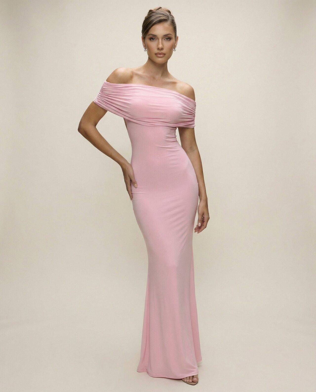 Cloud Wear LIVIA - Długa Elegancka Sukienka Hiszpanka z Odkrytymi Plecami Różowy